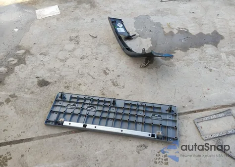 2009 Toyota Matrix S z USA, uszkodzony, nr VIN 2T1LE40E89C004544